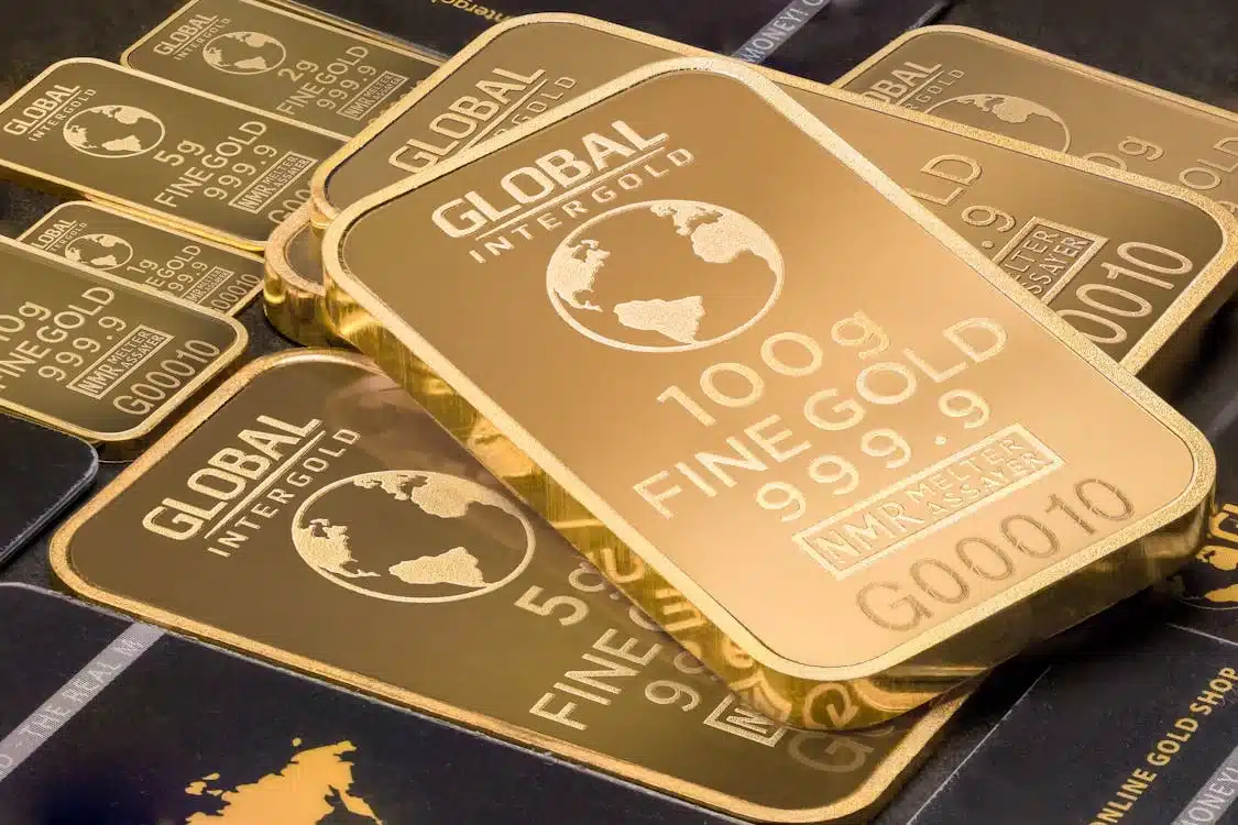 11 Smart Ways to Invest in Gold and Protect Your Wealth